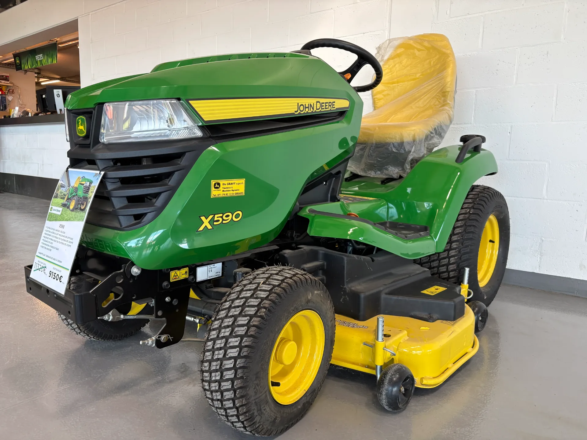 John Deere X590