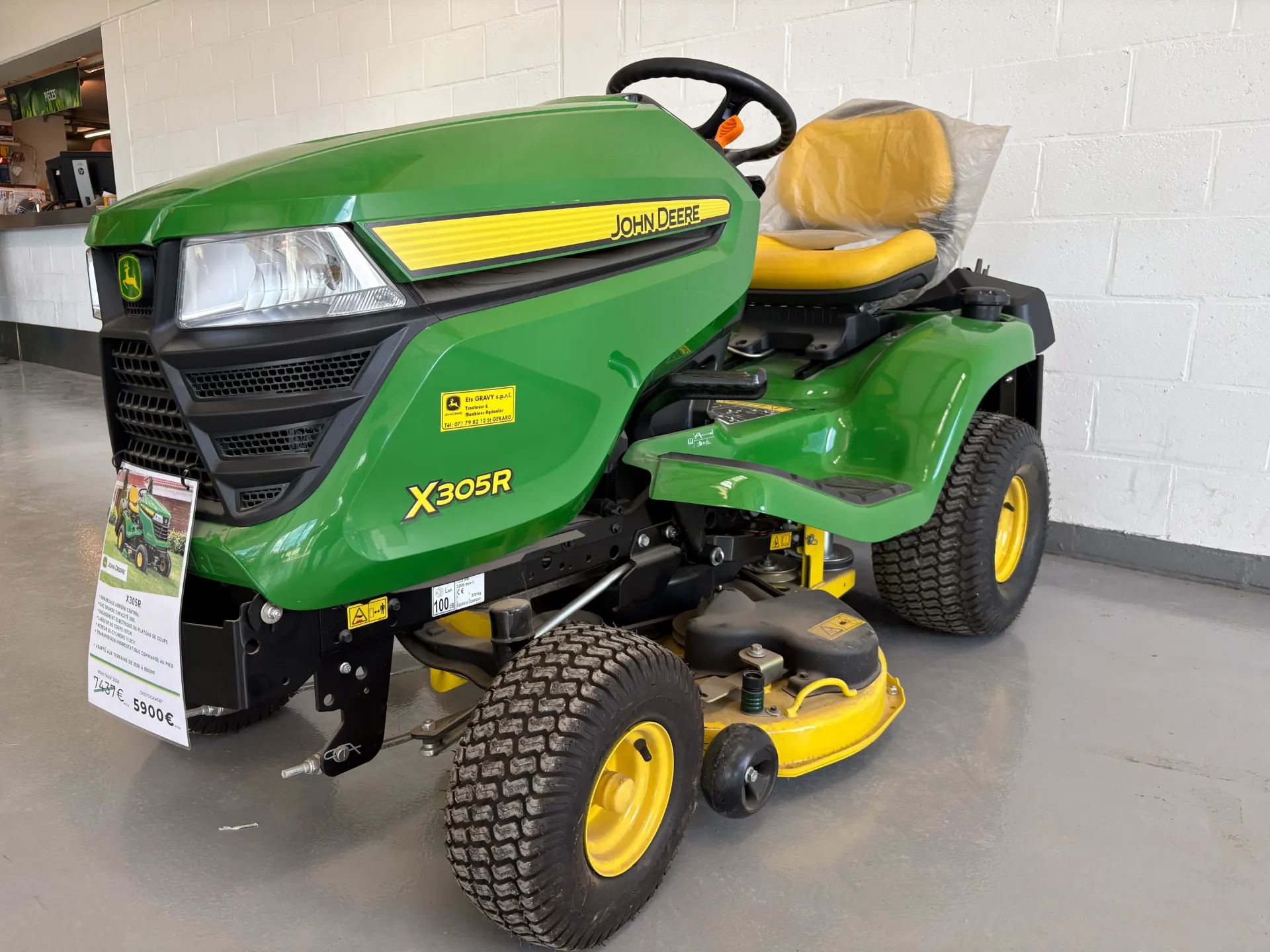 John Deere X305R